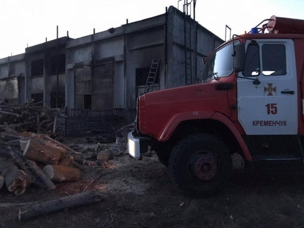 В Кременчугском районе горела нежилая хозяйственная постройка