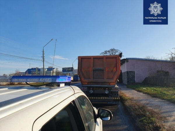 Кременчугская полиция оштрафовала два грузовика за перегруз