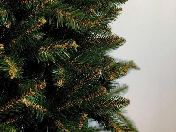 Администрация Кременчугводоканала купит себе новую Новогоднюю елку