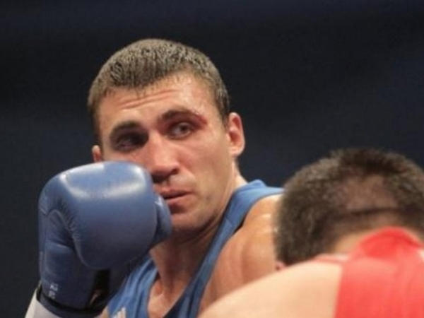 Из-за кременчугского боксера Виктора Выхриста пострадали его тренер и менеджер