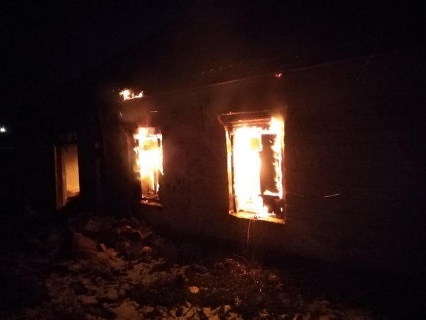 Кременчугские пожарные тушили дом