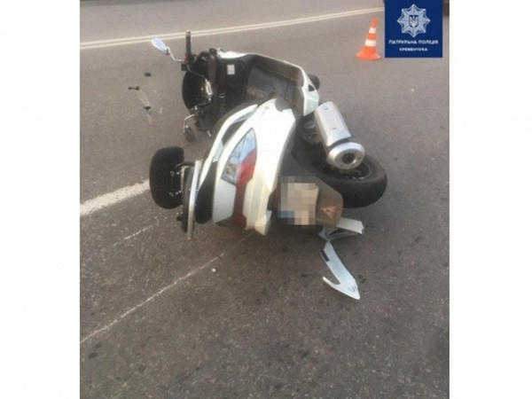 В Кременчуге мотоциклист нарушил ПДД и сбил женщину