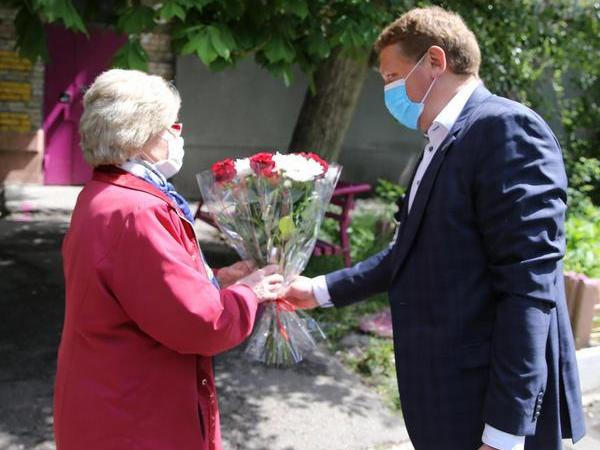 Мэр Кременчуге поздравил ветеранов Второй Мировой войны с Днем Победы