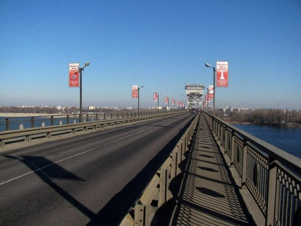 18 июня в Кременчуге ограничат движение на мостовом переходе через реку Днепр