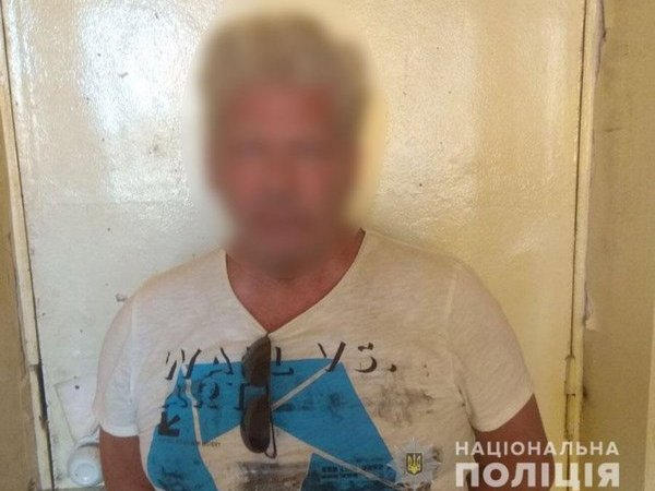 В Кременчуге мужчина ограбил подростка