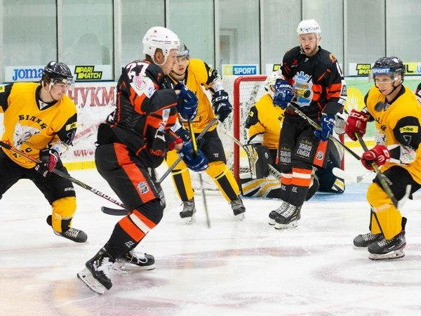 Кременчугские хоккеисты после коронавирусной паузы разгромили «Белый Барс»