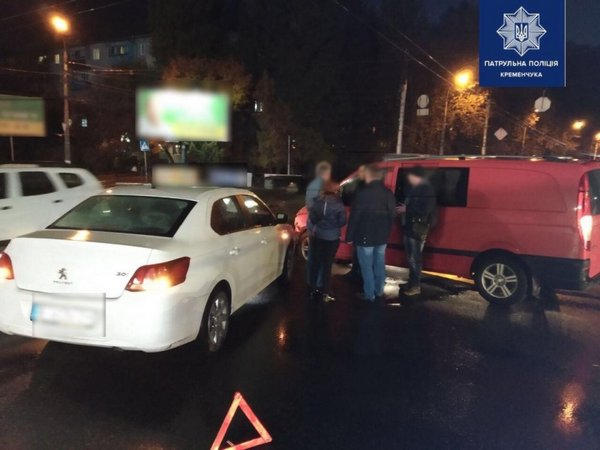 В Кременчуге возле Пивзаводовского путепровода столкнулись два автомобиля