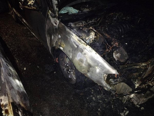 Ночью в Кременчуге горело два автомобиля