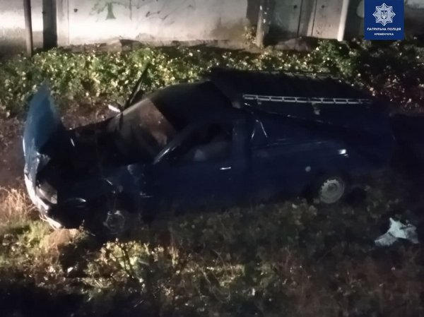 В Кременчуге пьяный водитель перевернулся на машине
