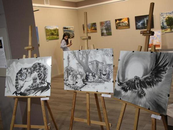 В Кременчугской городской художественной галереи открылись сразу две выставки