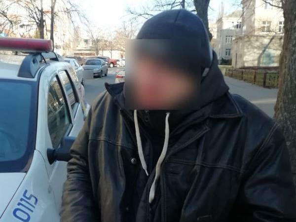Кременчугская полиция задержала мужчину, который ограбил бабушку