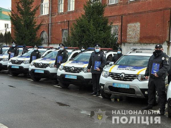 Автопарк полиции Кременчуга пополнился новыми служебными авто Renault Duster
