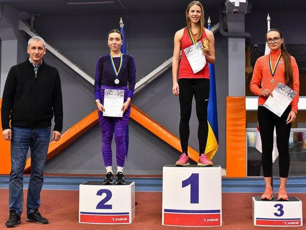 Две легкоатлетки из Кременчуга завоевали награды на «Рождественских стартах 2021»