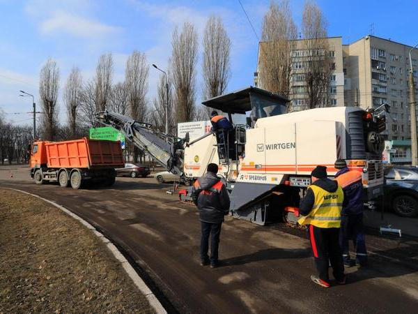 Кременчугские дорожники приступили к ремонту городских дорог большими картами