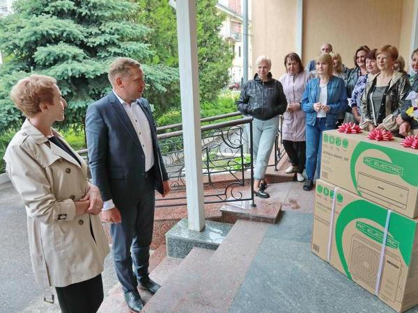 В День защиты детей Малецкий посетил детские учреждения города