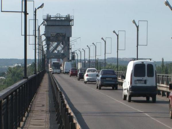 В Кременчуге на мостовом переходе завершили ремонт деформационных стыков