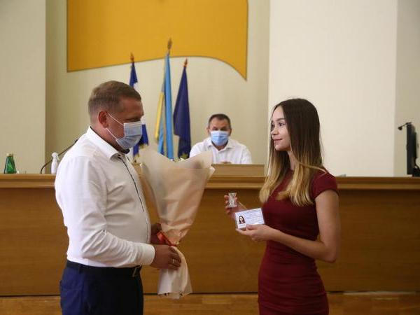 Малецкий поздравил кременчужанку Софию Покотило с присвоением звания «Мастер спорта Украины»
