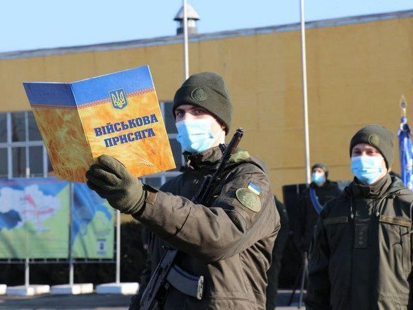 Кременчугские нацгвардейцы приняли присягу на верность Украины