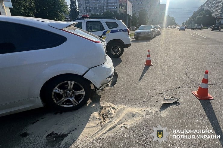 ДТП в Кременчуці: водій мопеда отримав травми