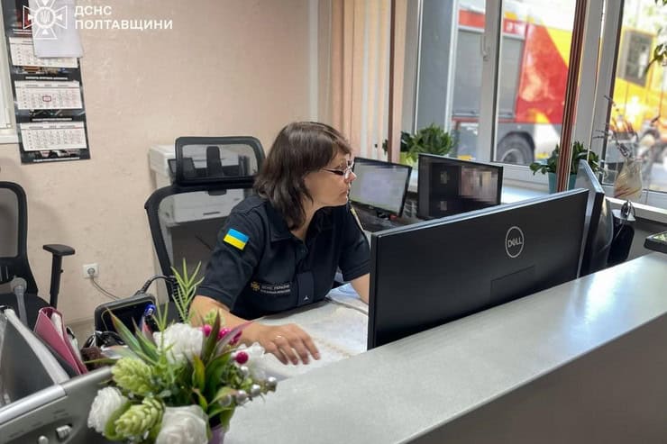 Диспетчер ГСЧС из Кременчуга спасает не только жизни, но и души: история одного звонка военного
