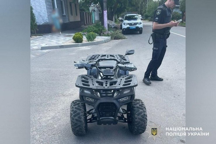 ДТП в Кременчуці за участі квадроцикла: водій опинився в лікарні