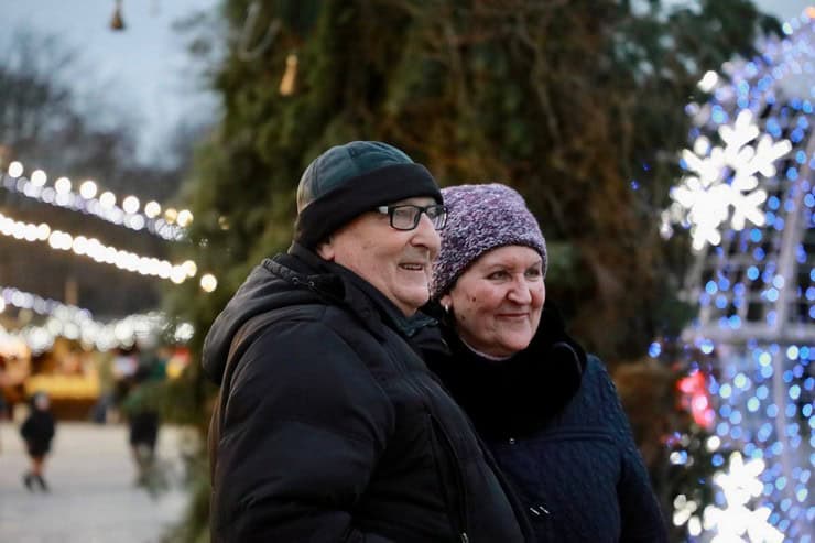 В Кременчуге засияла главная новогодняя елка на центральной площади города