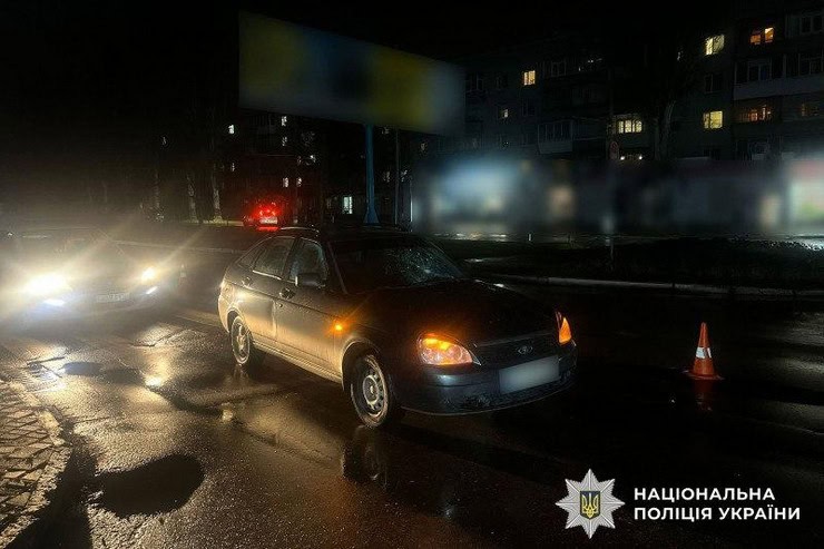 ДТП в Кременчуге: автомобиль ВАЗ сбил на пешеходном переходе женщину