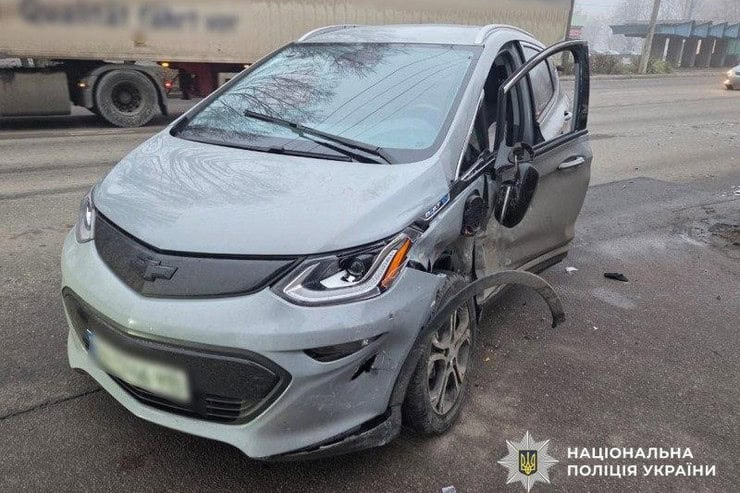 ДТП в Кременчуге: на проспекте Леси Украинки столкнулись два автомобиля, пострадал водитель