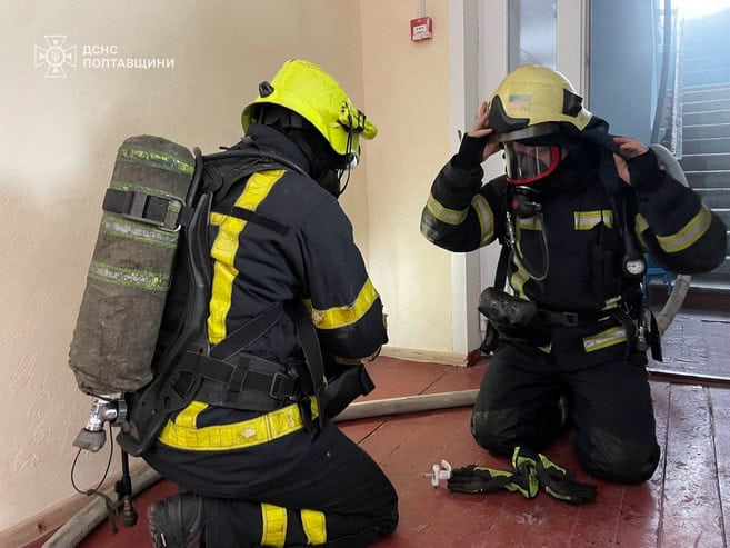 Пожар в Кременчугской гимназии: эвакуация детей, для ликвидации привлечены 20 спасателей