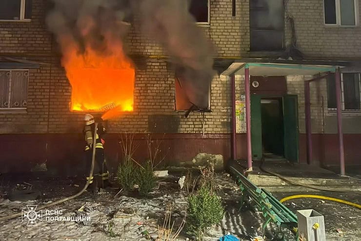 Пожар в Кременчуге: горела многоэтажка, спасены 9 жителей квартир, один человек травмирован