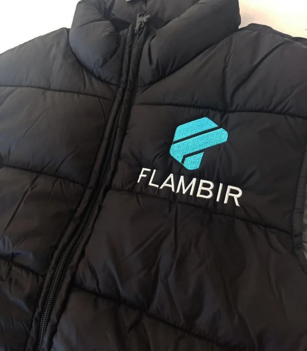 вишивка логотипів на формі