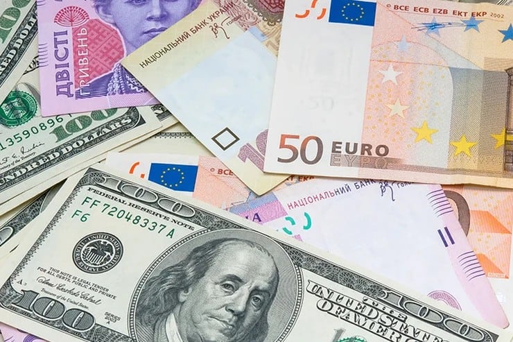 В какой валюте лучше хранить деньги в долларах или евро