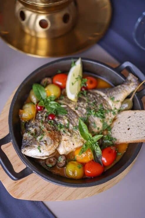Як правильно обрати свіжу рибу та морепродукти: інструкція для кулінарів-початківців