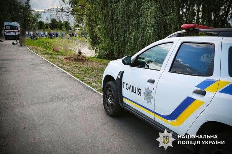 В Горишних Плавнях во время отдыха на озере утонул 18-летний парень