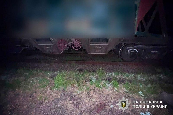 В Кременчуге двух подростков ударило током на железной дороге: они в реанимации