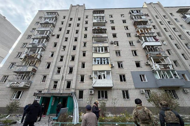 В Кременчуге вражеский БпЛА попал в многоэтажку: 3 погибших и 15 раненых, среди них — дети