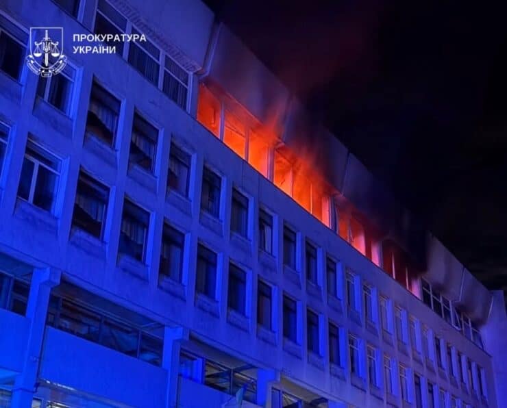 Подробности и последствия ночного обстрела Кременчуга: 2 раненых, повреждены университет и Дворец культуры