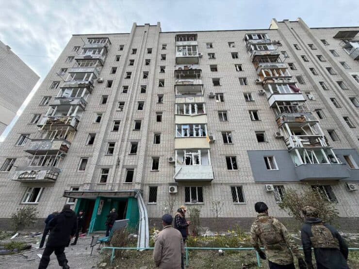 В Кременчуге вражеский БпЛА попал в многоэтажку: 3 погибших и 15 раненых, среди них — дети