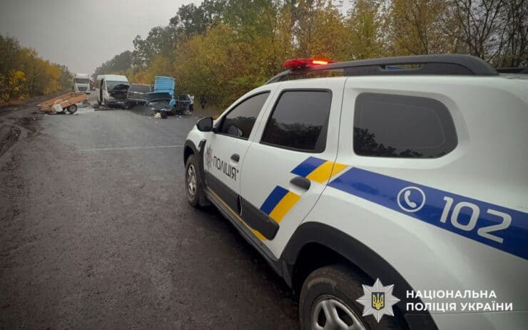 Тройное ДТП в Кременчугском районе с участием рейсового микроавтобуса: 2 погибших и 3 травмированных