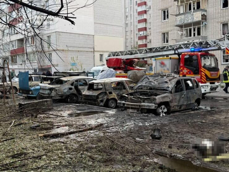 Последствия обстрелов Кременчуга: «прилет» по двум локациям, 3 погибших и 32 раненых