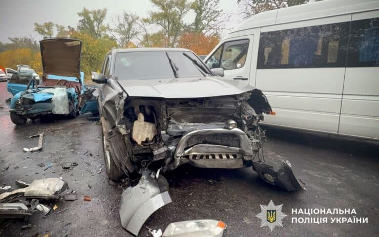 Тройное ДТП в Кременчугском районе с участием рейсового микроавтобуса: 2 погибших и 3 травмированных
