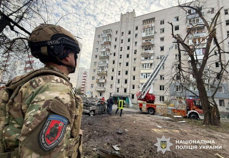Последствия обстрелов Кременчуга: «прилет» по двум локациям, 3 погибших и 32 раненых