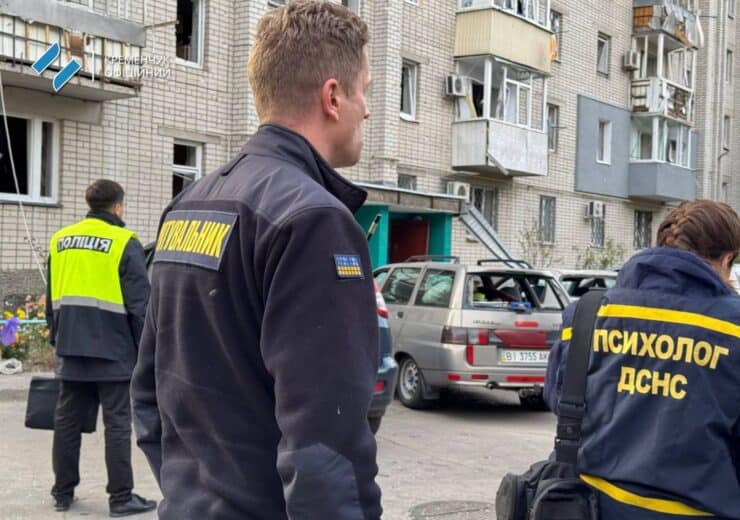 Последствия обстрелов Кременчуга: «прилет» по двум локациям, 3 погибших и 32 раненых