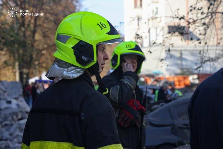 Обстрел Кременчуга сегодня — город получил масштабные разрушения в результате попадания ракеты: есть погибшие, раненые